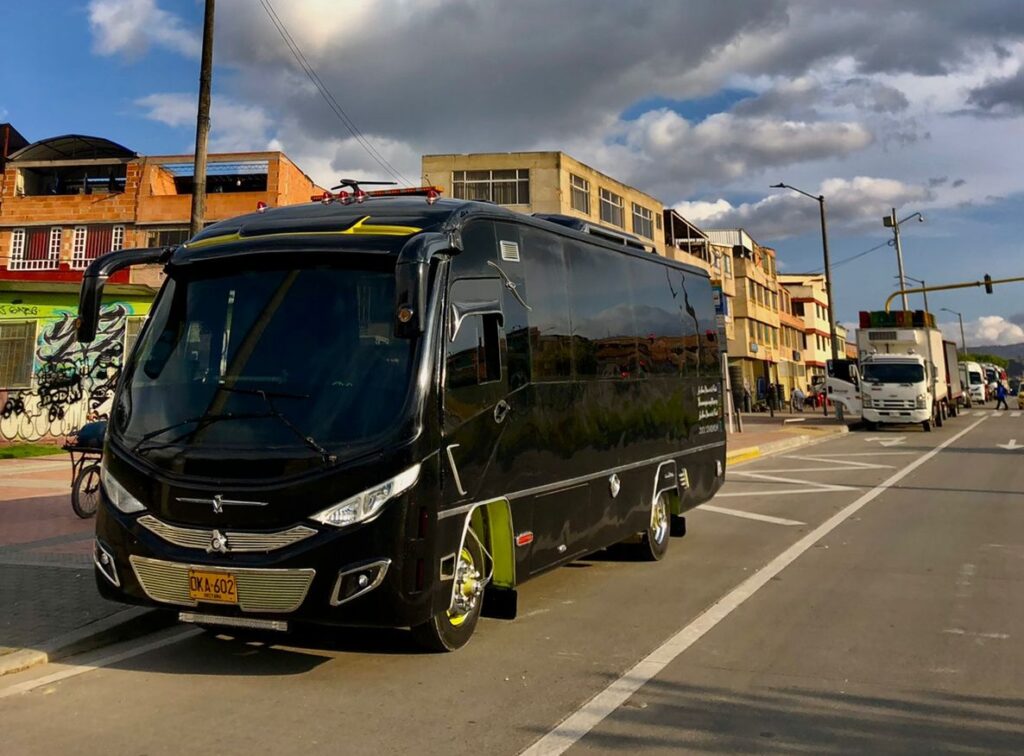 Alquiler chivas en Bogotá